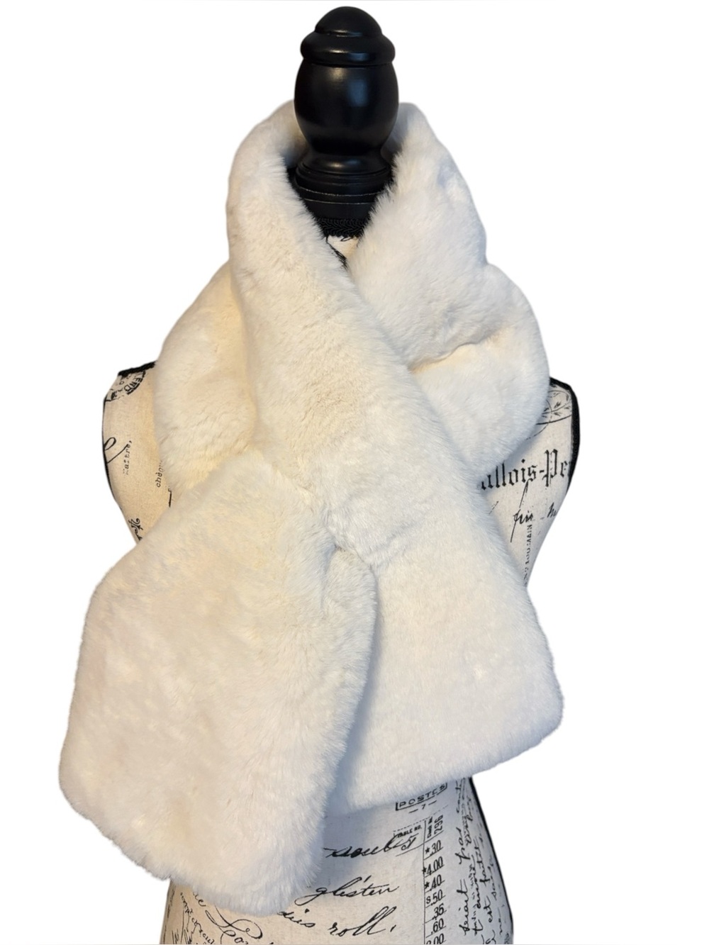 Soft Ivory Faux Fur Scarf Pull Through Soft Plush 44”x 7”